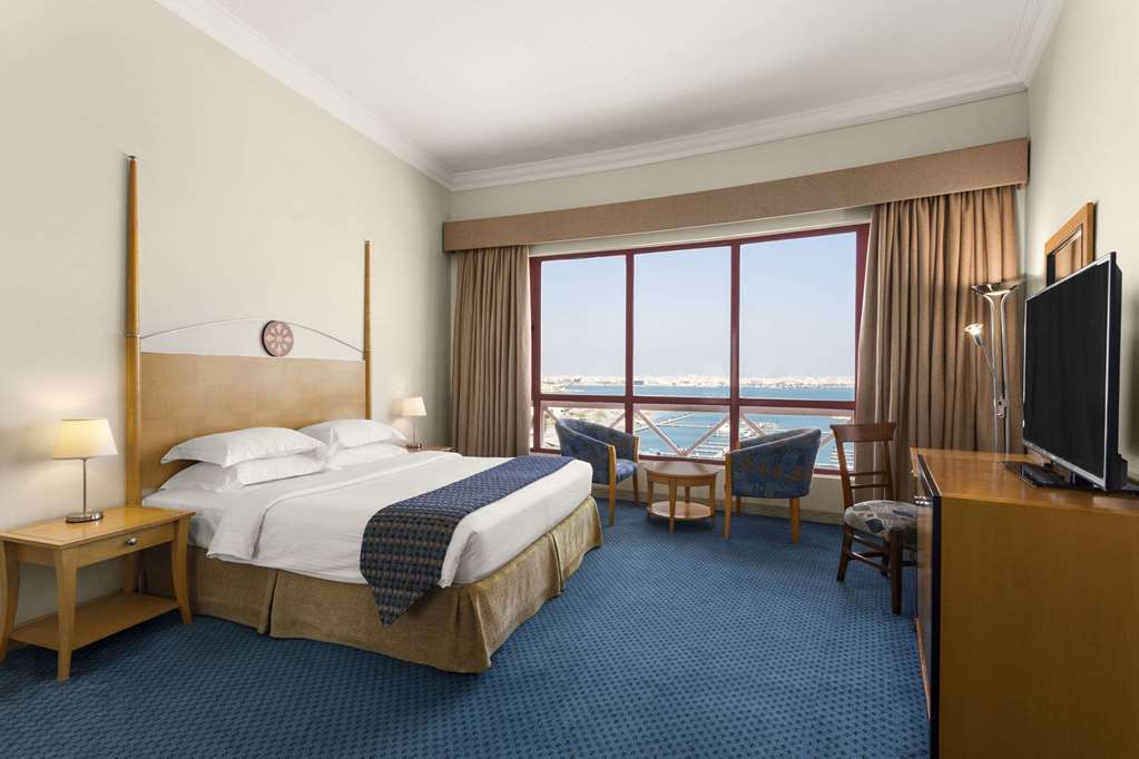 Happy Days Hotel Manama Zimmer foto