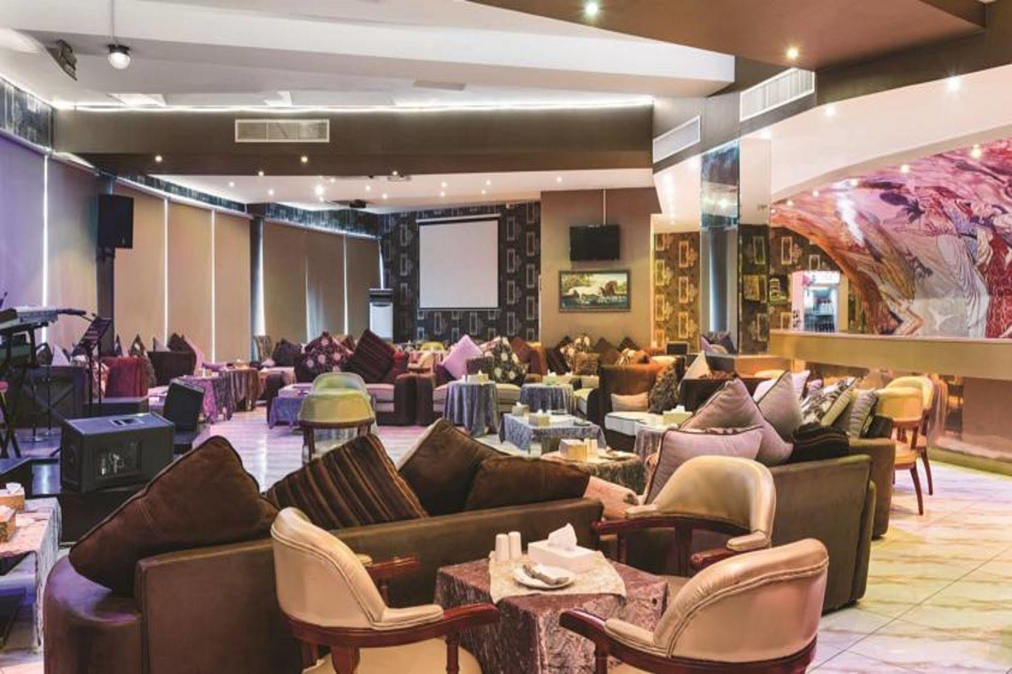 Happy Days Hotel Manama Exterior foto